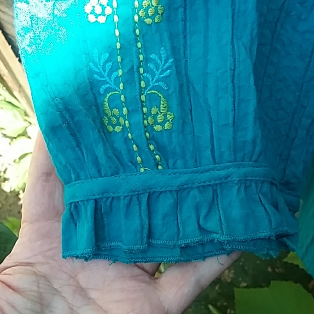 Artisan Collection Top by Avenue - Picture 4 of 4